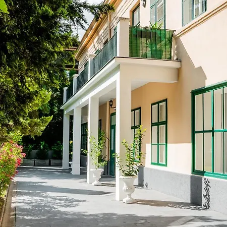 Historic Hunting Turned Luxury In Vibrant Διαμέρισμα