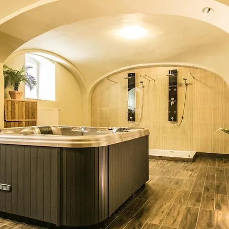 Διαμέρισμα Historic Hunting Turned Luxury In Vibrant