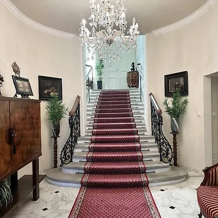 Historic Hunting Turned Luxury In Vibrant