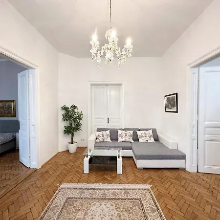 Διαμέρισμα Historic Hunting Turned Luxury In Vibrant Μπάντεν
