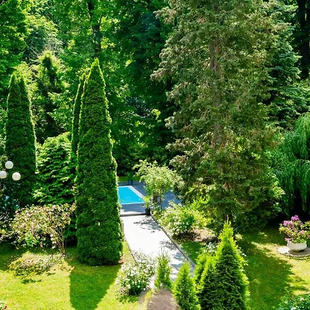 Historic Hunting Turned Luxury In Vibrant Διαμέρισμα *