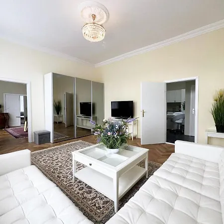 Διαμέρισμα Historic Hunting Turned Luxury In Vibrant